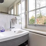 Huus Avelia Dg